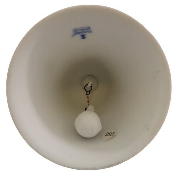 Vintage 1999 Lladro Hand Made Porcelain Bell Music Recital Collectible – Spain - Picture 6 of 16